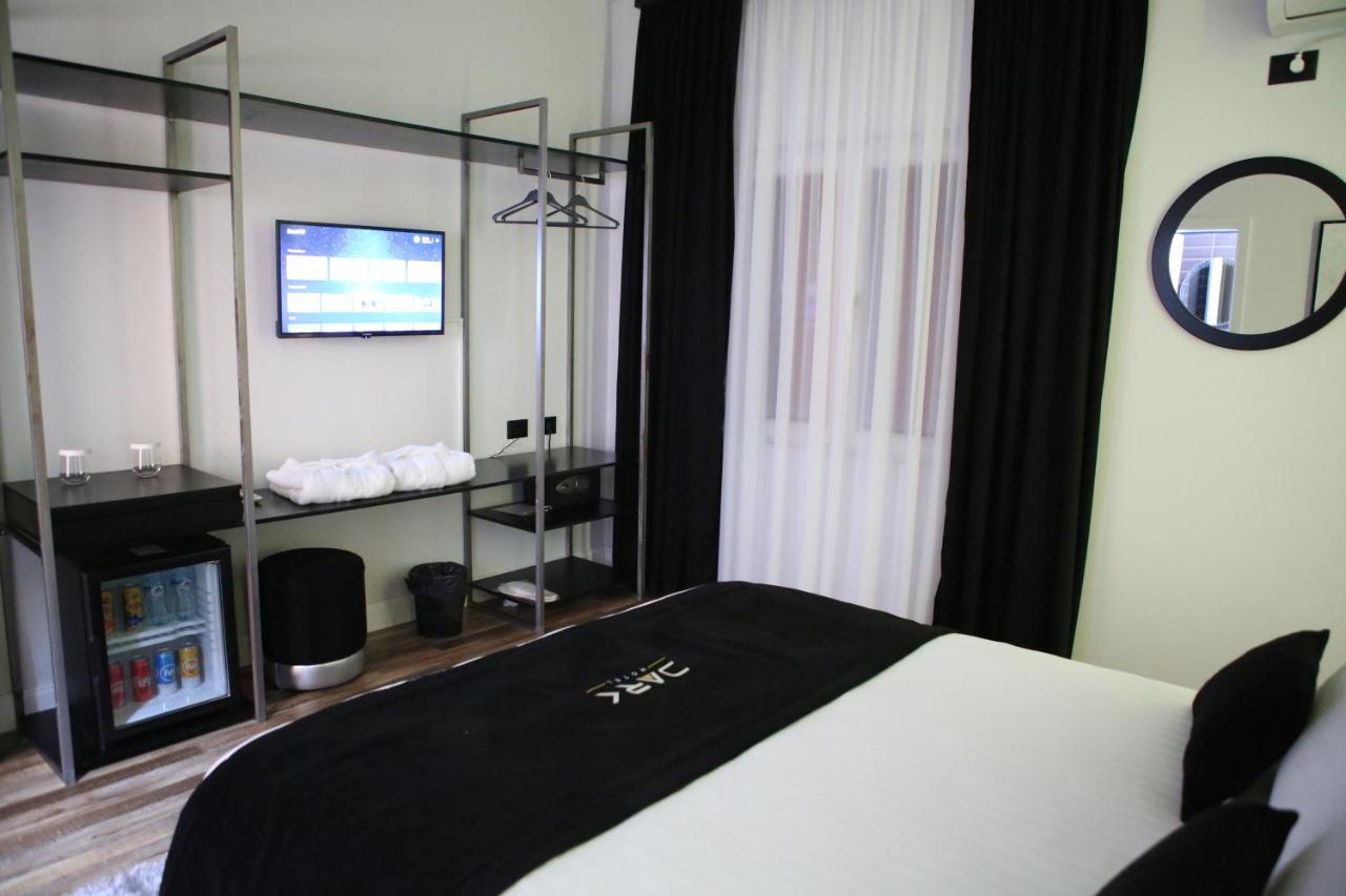 Dark Boutique Hotel Shkoze Exteriér fotografie