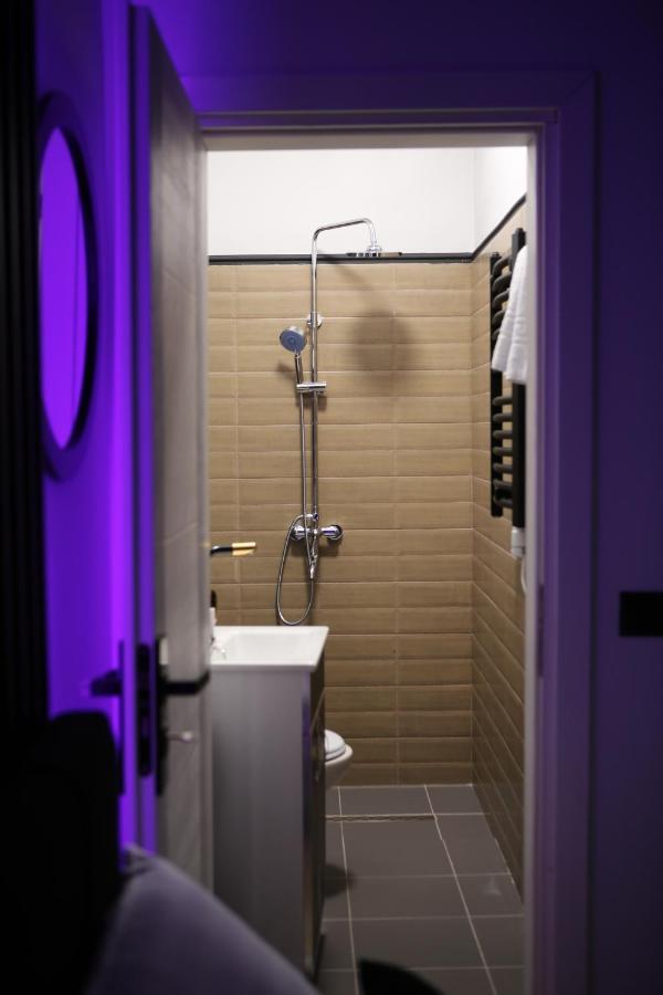 Dark Boutique Hotel Shkoze Exteriér fotografie