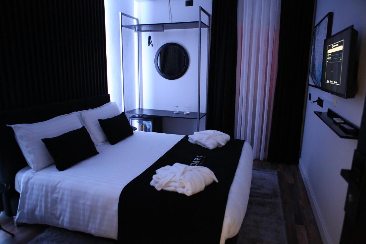 Dark Boutique Hotel Shkoze Exteriér fotografie