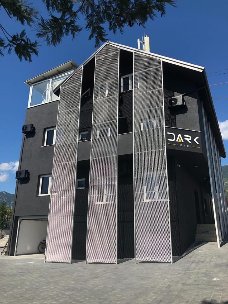 Dark Boutique Hotel Shkoze Exteriér fotografie